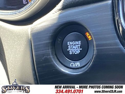 Used 2020 Jeep Grand Cherokee Altitude AWD/4WD image 28