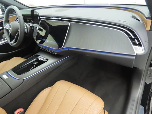 Certified 2025 Mercedes-Benz E 450 4MATIC Sedan image 17