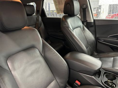 Used 2016 Hyundai Santa Fe SE w/ Option Group 02 image 16