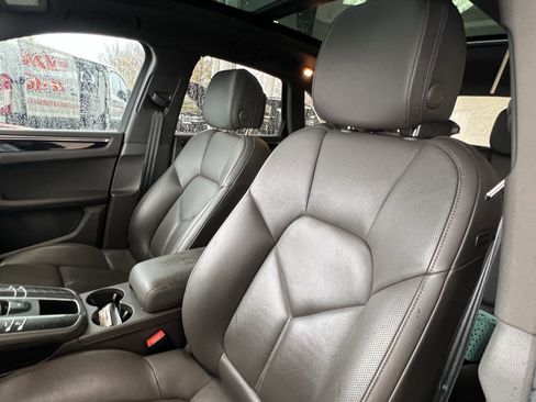 Used 2016 Porsche Macan S image 16