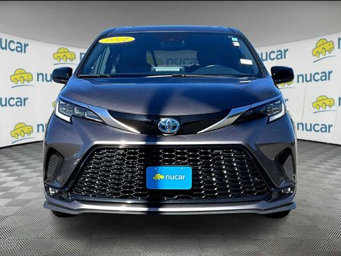 Used 2021 Toyota Sienna XSE image 2