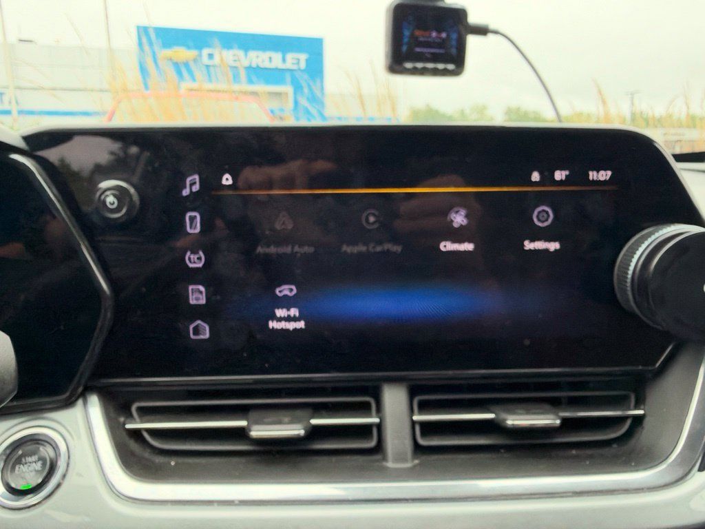 Used 2024 Chevrolet Trax LT w/ Driver Confidence Package FWD image 16