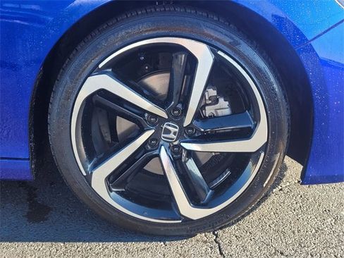 Used 2018 Honda Accord Sport image 16