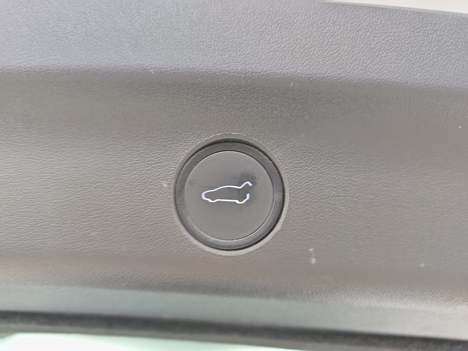 Used 2020 Tesla Model Y Long Range AWD/4WD image 31