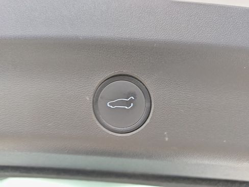 Used 2020 Tesla Model Y Long Range AWD/4WD image 31