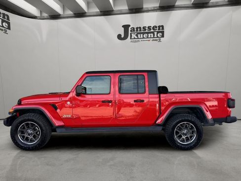 Used 2020 Jeep Gladiator Overland AWD/4WD image 2