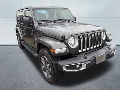 Used 2023 Jeep Wrangler Sahara w/ Cold Weather Group image 5