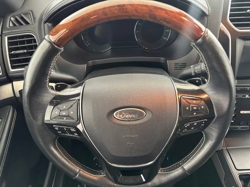 Used 2017 Ford Explorer Platinum AWD/4WD image 25