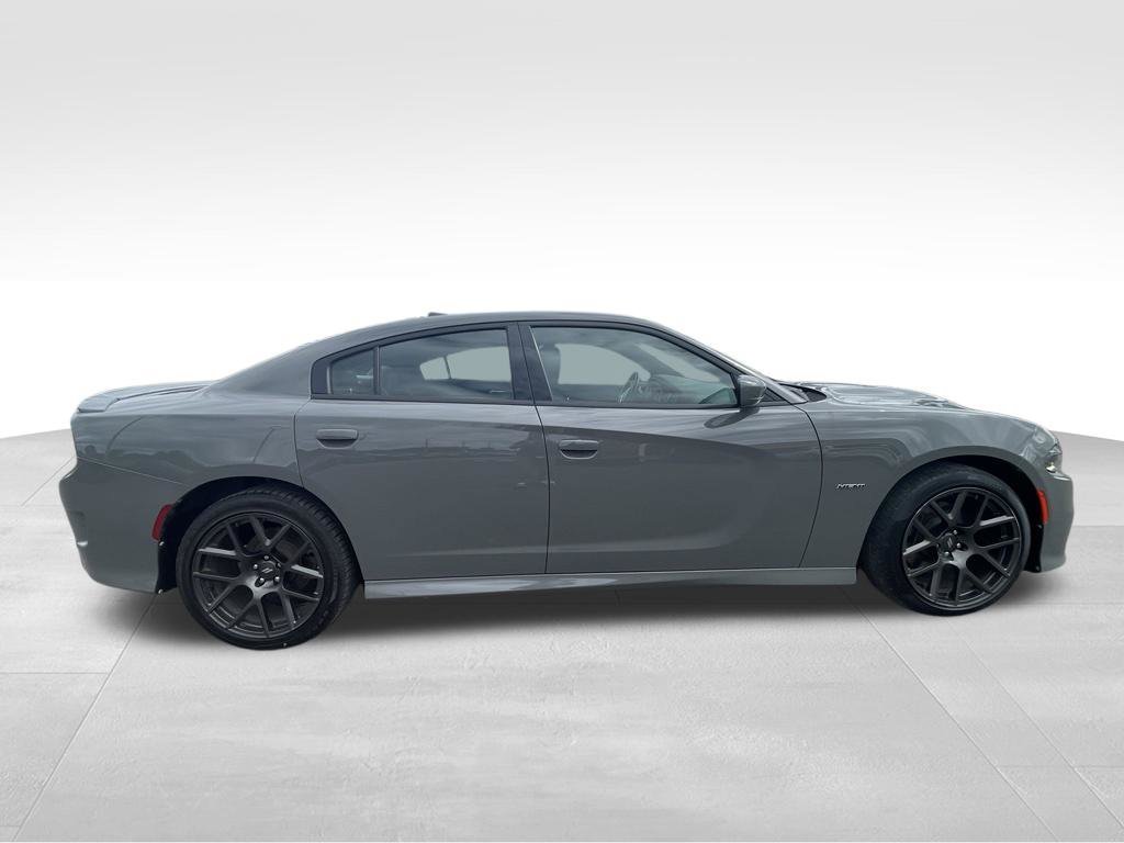 Used 2018 Dodge Charger R/T w/ Plus Group RWD image 12