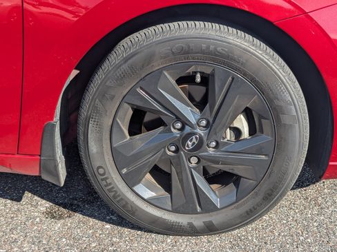 Certified 2023 Hyundai Elantra SEL image 11