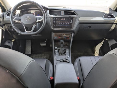 Used 2024 Volkswagen Tiguan SE image 47