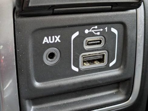 Used 2021 Jeep Gladiator Sport AWD/4WD image 22
