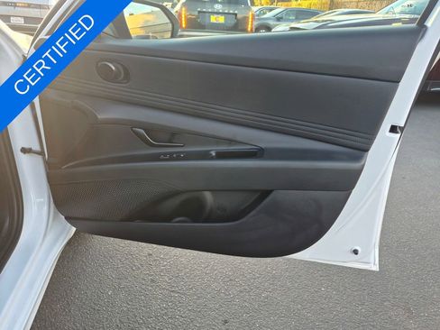 Used 2025 Hyundai Elantra SEL image 32