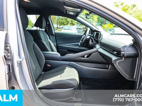 Used 2025 Hyundai Elantra Sport FWD image 21