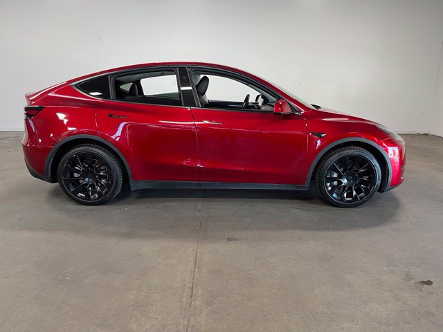 Used 2024 Tesla Model Y Long Range RWD image 2