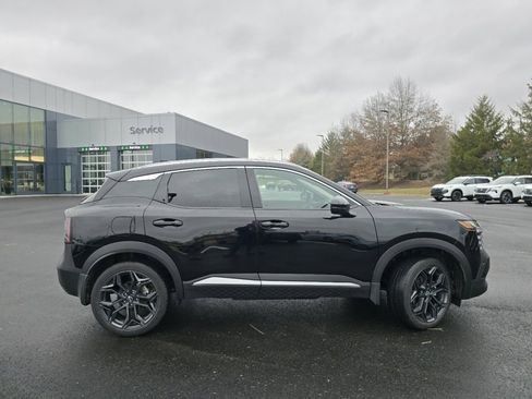 Used 2025 Nissan Kicks SR image 12