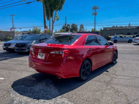 Used 2012 Toyota Camry SE FWD image 5