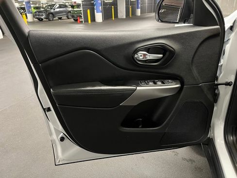 Used 2022 Jeep Cherokee Latitude Lux image 16