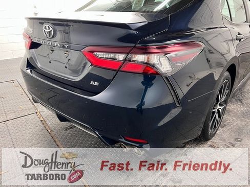 Used 2021 Toyota Camry SE image 14