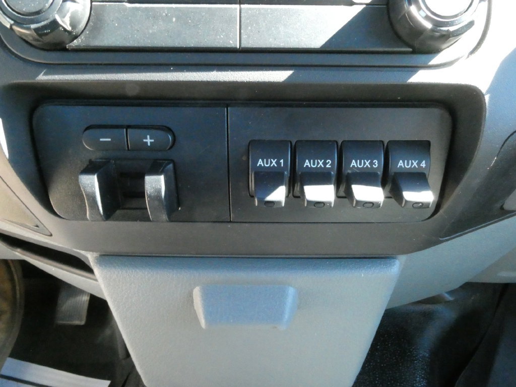 Used 2015 Ford F250 XL w/ Power Equipment Group AWD/4WD image 25