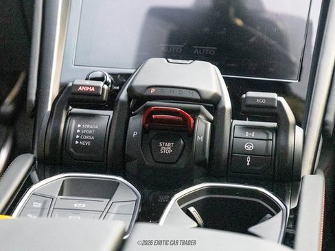 Used 2024 Lamborghini Urus S AWD/4WD image 45