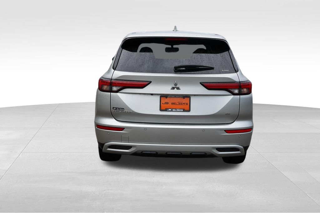 Used 2024 Mitsubishi Outlander SE AWD/4WD image 6