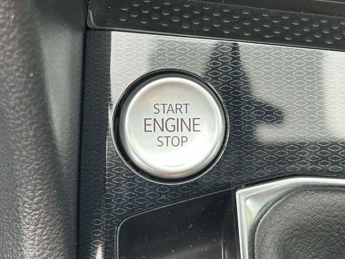 New 2026 Volkswagen Taos SE image 42