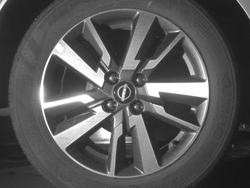 Used 2025 Nissan Versa SV FWD image 18