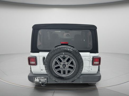 Used 2024 Jeep Wrangler Sport AWD/4WD image 5