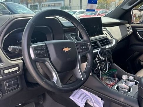 Used 2024 Chevrolet Tahoe Premier w/ Premium Package AWD/4WD image 9