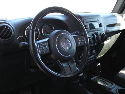 Used 2018 Jeep Wrangler Sport image 13