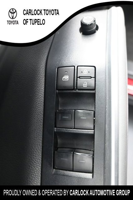 Used 2023 Toyota Highlander XLE FWD image 21