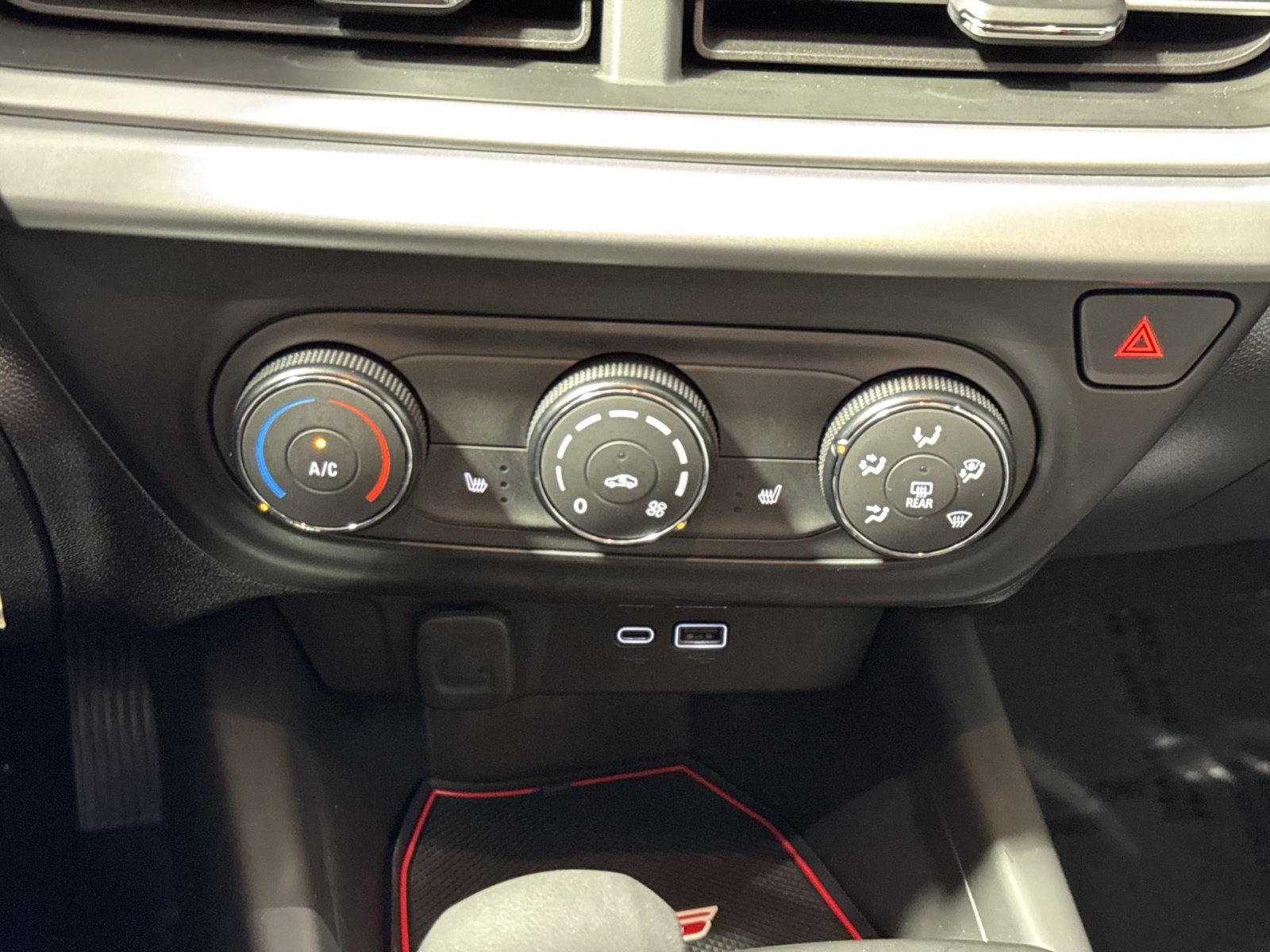 Used 2025 Chevrolet Trax RS w/ Driver Confidence Package FWD image 22