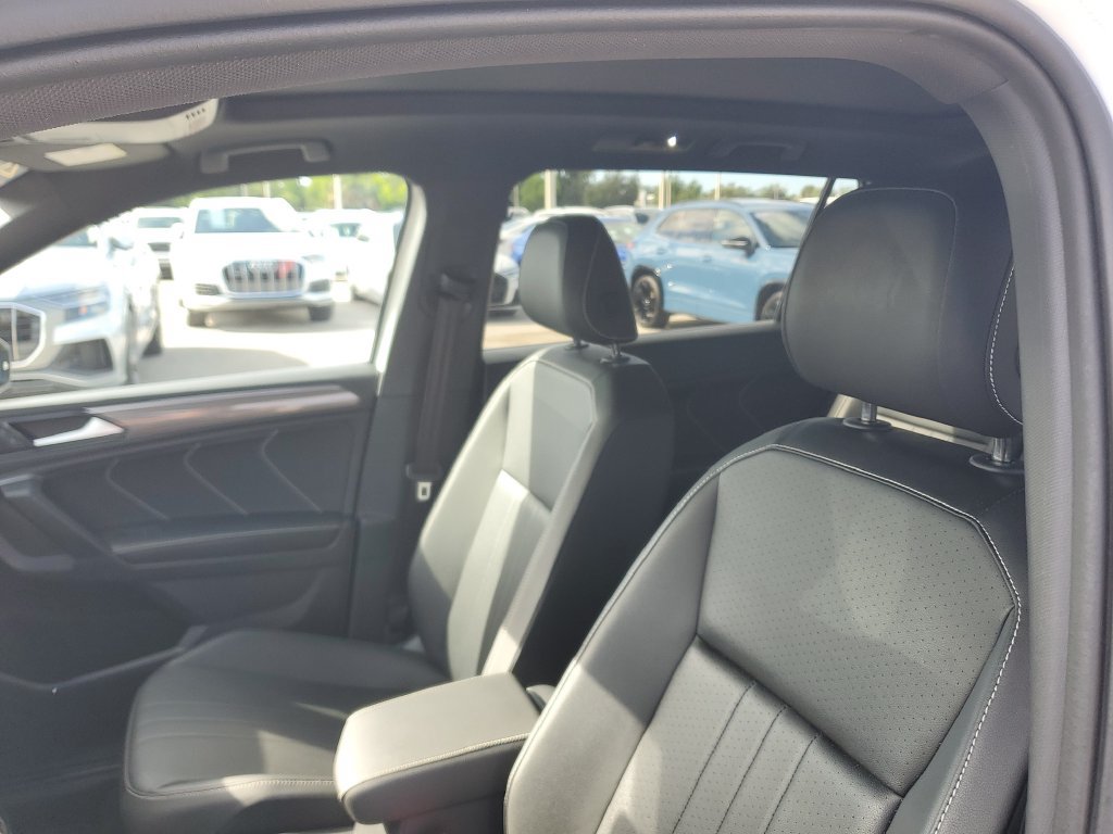 Certified 2024 Volkswagen Tiguan SE R-Line FWD image 23