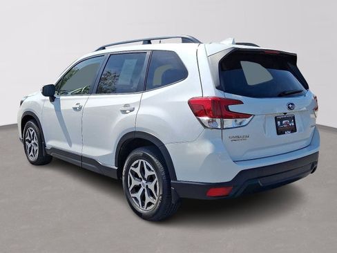 Used 2021 Subaru Forester Premium AWD/4WD image 7