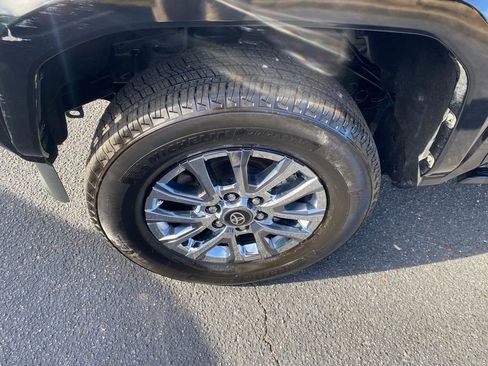 Used 2024 Toyota Tacoma Limited image 21