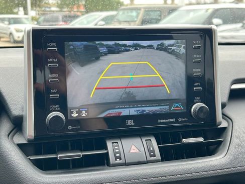 Used 2020 Toyota RAV4 XLE Premium FWD image 32