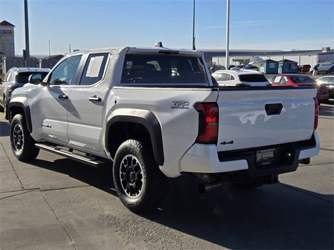 Used 2024 Toyota Tacoma TRD Off-Road image 12