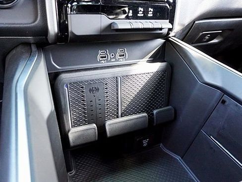 New 2026 RAM 1500 Big Horn AWD/4WD image 35