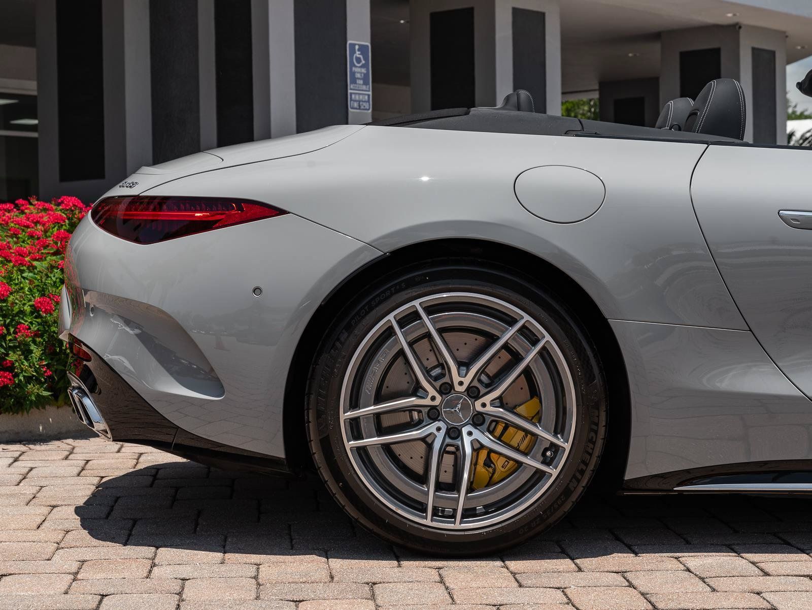 Used 2024 Mercedes-Benz SL 55 AMG 4MATIC image 43