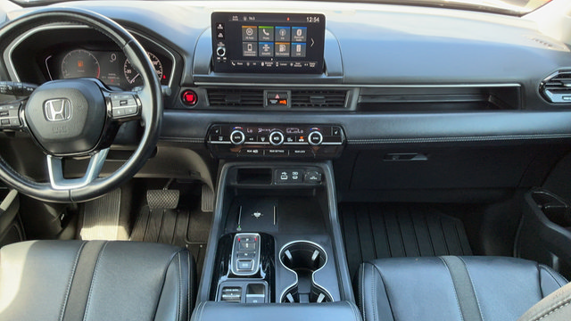 Used 2025 Honda Pilot EX-L image 17