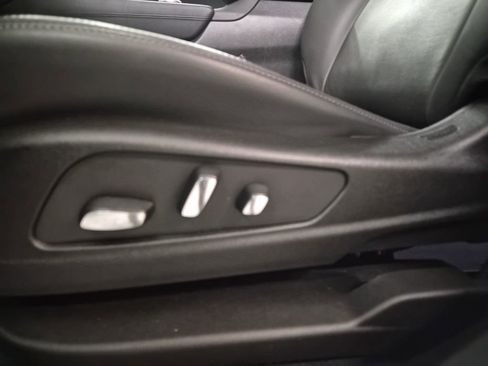 Certified 2025 Cadillac XT6 Premium Luxury image 16