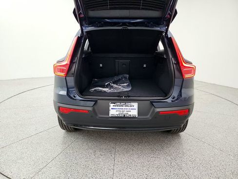 New 2026 Volvo XC40 B5 Core w/ Climate Package image 19