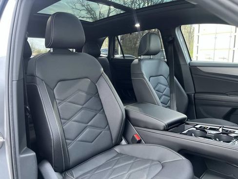 New 2026 Volkswagen Atlas Cross Sport SE FWD image 26