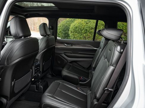 New 2025 Jeep Grand Cherokee L Limited AWD/4WD image 19