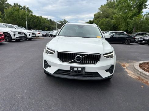 Used 2025 Volvo XC40 B5 Core AWD/4WD image 5