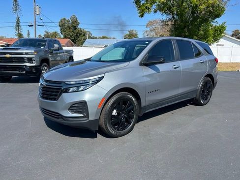 Used 2023 Chevrolet Equinox LS w/ LS Convenience Package image 3