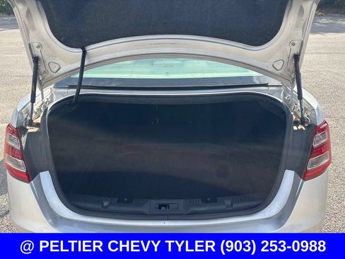 Used 2016 Ford Taurus SEL w/ Equipment Group 201A FWD image 20