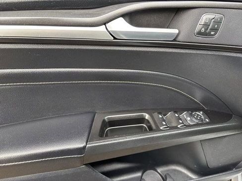 Used 2020 Ford Fusion Titanium image 13