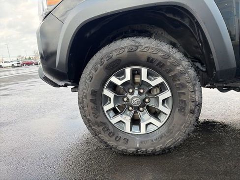 Used 2023 Toyota Tacoma TRD Off-Road image 13